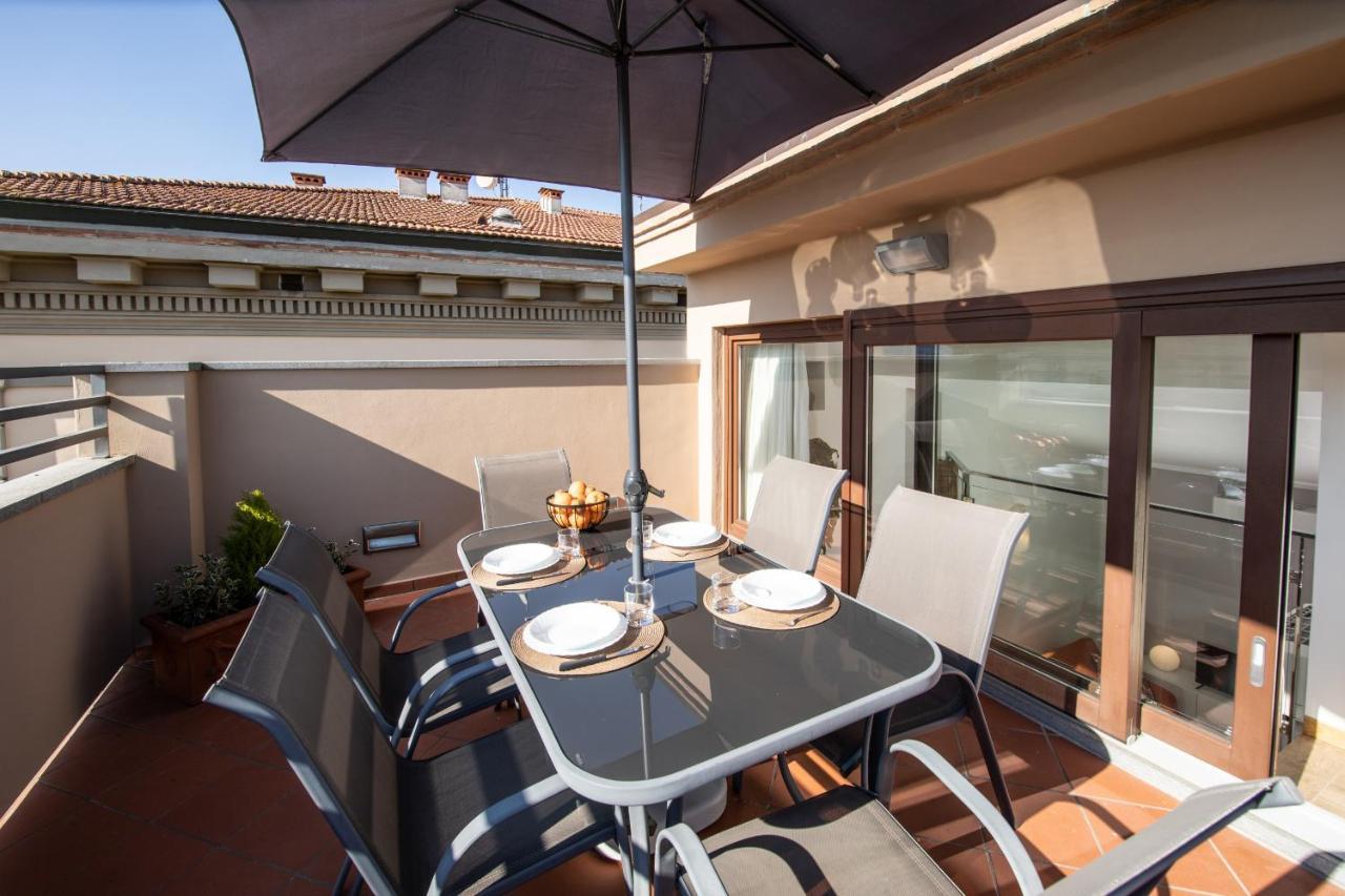 Rooftop Delight With Terrace Lucca Kültér fotó